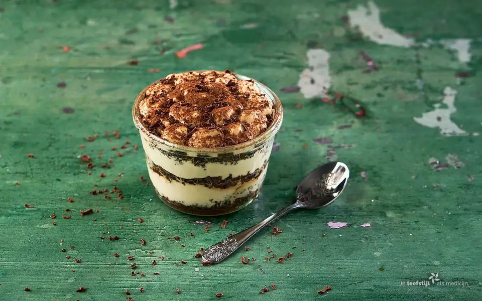 Keto tiramisu met koffie-koekkruimel en mascarponecrème