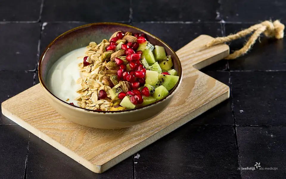 Kwark met kiwi en pistachenoten