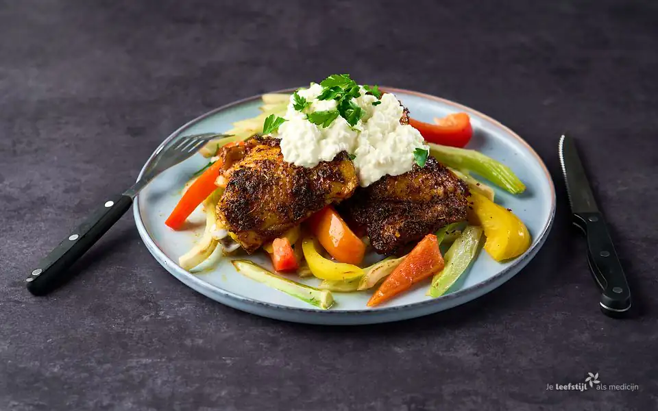 Ovengebakken kipkarbonades en Mediterrane groenten