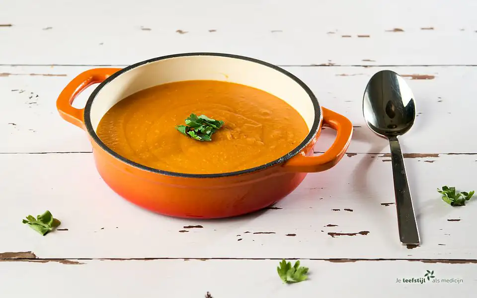 Pittige linzensoep met zoete aardappel