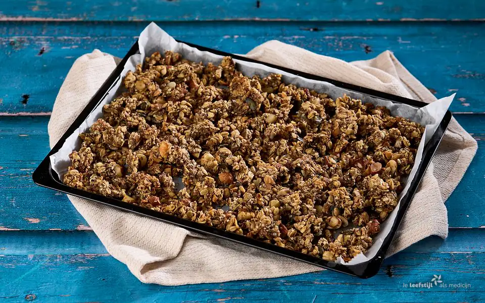 Granola met noten, zaden en havermout