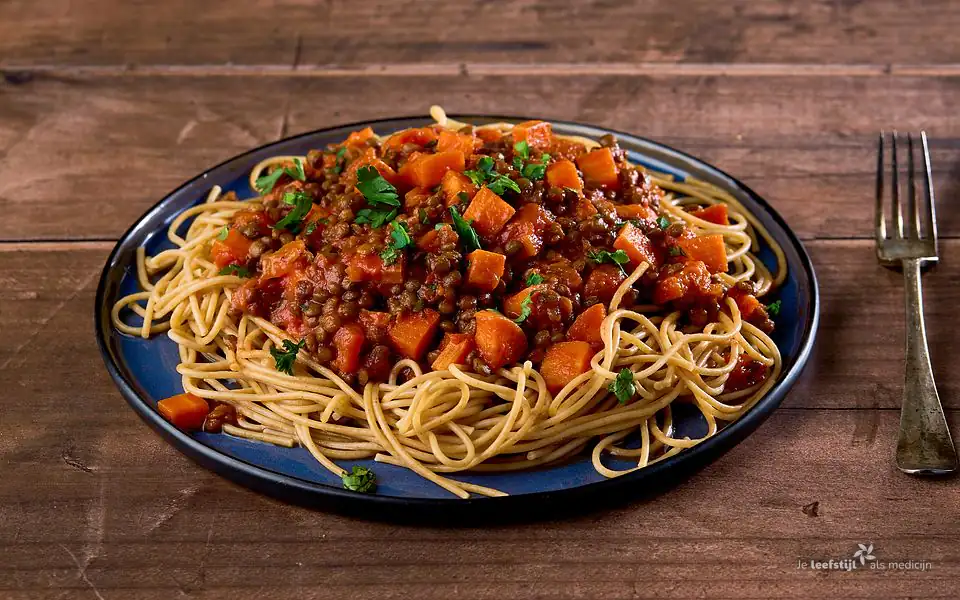 Volkoren spaghetti met linzen-bolognese